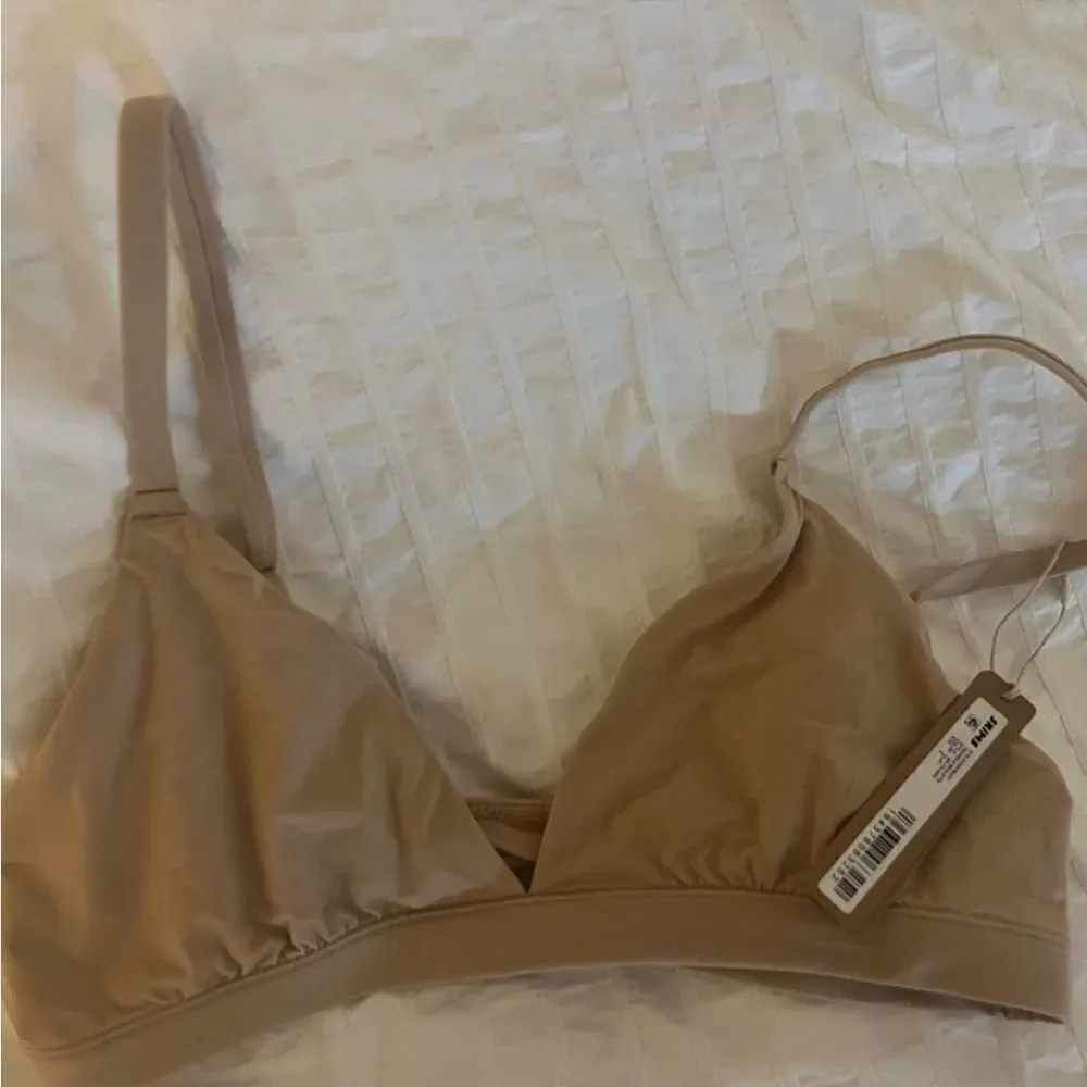 NWT SKIMS Fits Everybody Triangle Bralette - Size Small